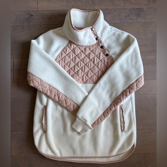 Abercrombie & Fitch Asymmetrical Snap-up Quilted Fleece Pullover - Picture 5 of 10
